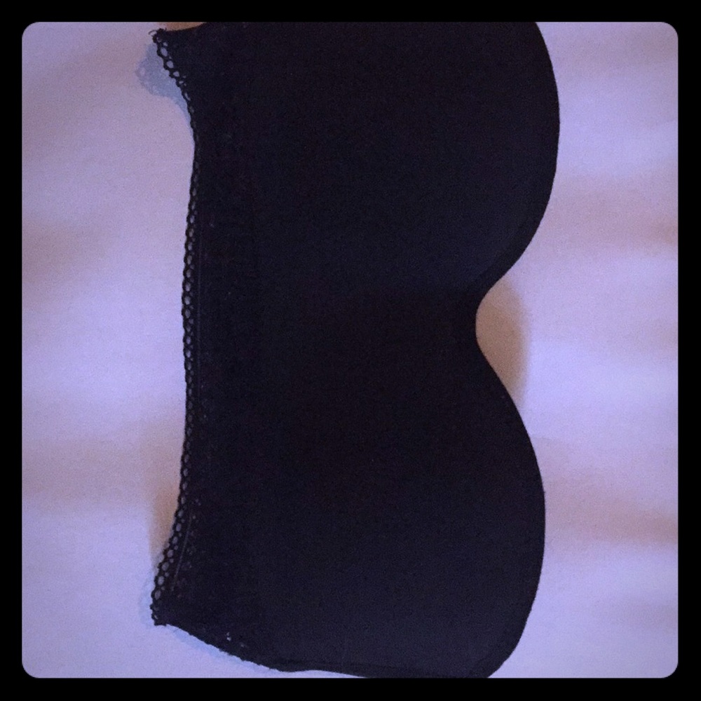 Strapless black bra rue 21!